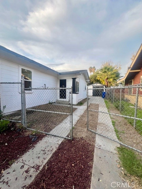580 West 21st Street San Bernardino, CA 92405 - Photo 18 of 22 a view of a backyard