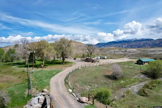 $1,200,000 | 2609 Beaver Creek Road, Shell, WY 82441