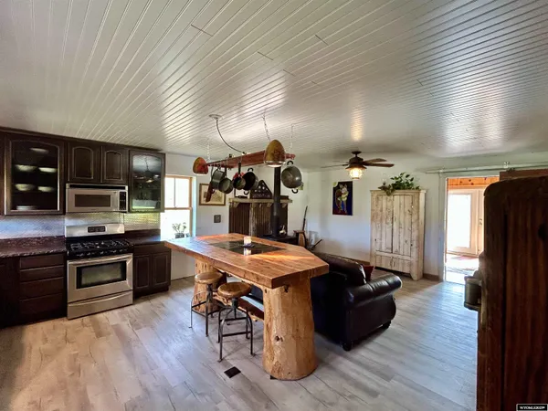 $1,200,000 | 2609 Beaver Creek Road, Shell, WY 82441