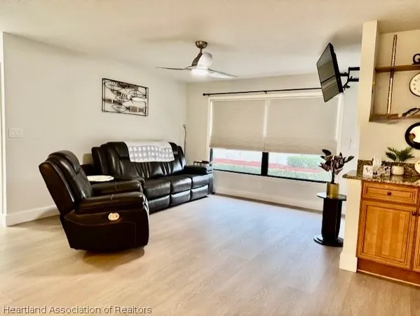 $1,750 | 111 Villaway, Sebring, FL 33876