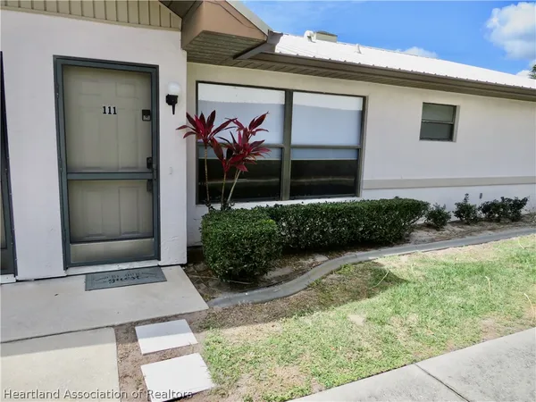 $1,750 | 111 Villaway, Sebring, FL 33876