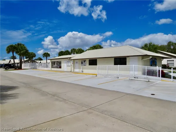 $1,750 | 111 Villaway, Sebring, FL 33876