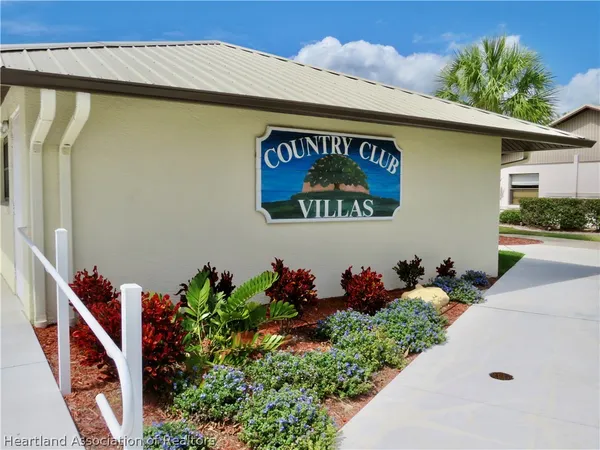 $1,750 | 111 Villaway, Sebring, FL 33876