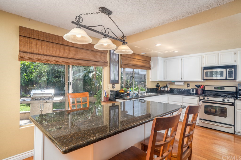 111 Sandpoint Lane Riverside, CA 92506 - Photo 15 of 48