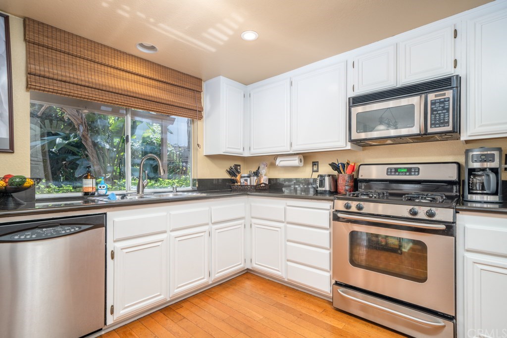 111 Sandpoint Lane Riverside, CA 92506 - Photo 16 of 48