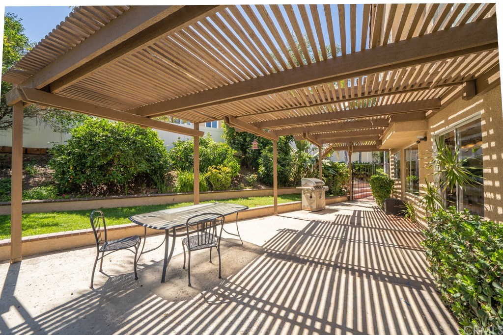 111 Sandpoint Lane Riverside, CA 92506 - Photo 33 of 48