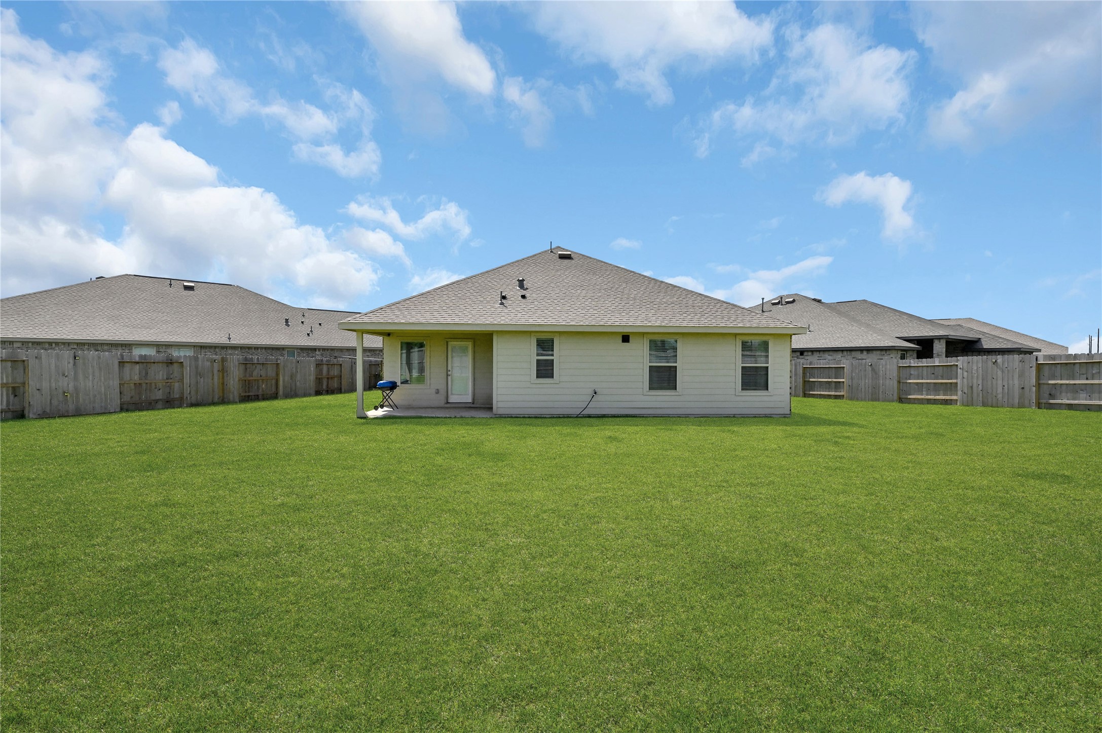 4802 Penton Meadow Lane Rosharon, TX 77583 - Photo 4 of 19 Gallery Image 4