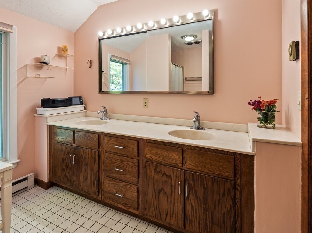 243 Spring Street Shrewsbury, MA 01545 - Photo 18 of 42