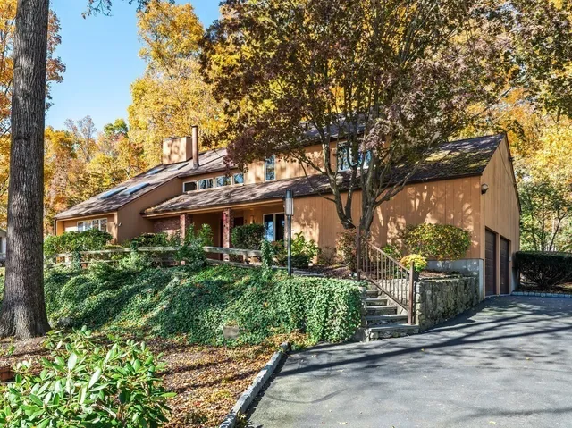 $999,999 | 243 Spring Street, Shrewsbury, MA 01545