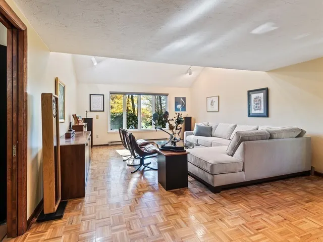 $999,999 | 243 Spring Street, Shrewsbury, MA 01545