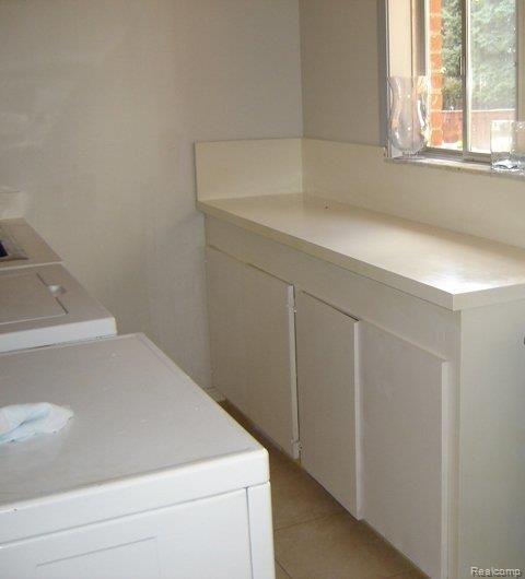743 Ballantyne Road Grosse Pointe, MI 48236 - Photo 10 of 23 Laundry room