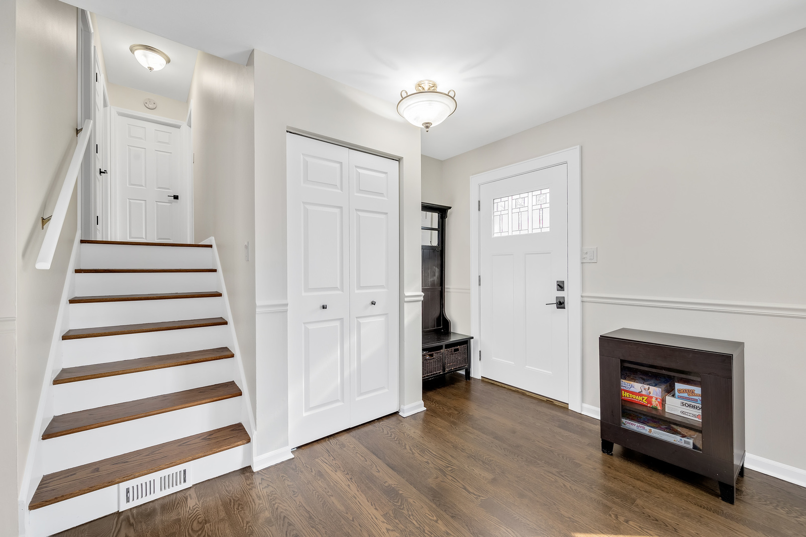 4050 West End Road Downers Grove, IL 60515 - Photo 3 of 34 Gallery Image 3
