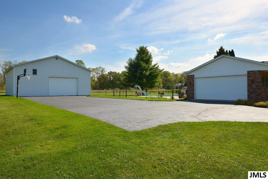 2199 North Sandstone Road Jackson, MI 49201 - Photo 3 of 33 Photo 3