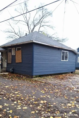 $220,000 | 513 East Apple Avenue, Muskegon, MI 49442
