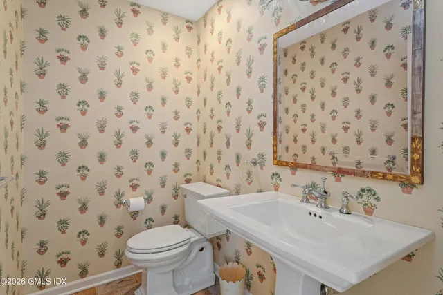 $950,000 | 501 West Lyon Farm Drive, Unit 501, Greenwich, CT 06831