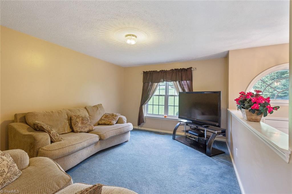 610 Stephany Circle Rural Hall, NC 27045 - Photo 4 of 30 Gallery Image 4