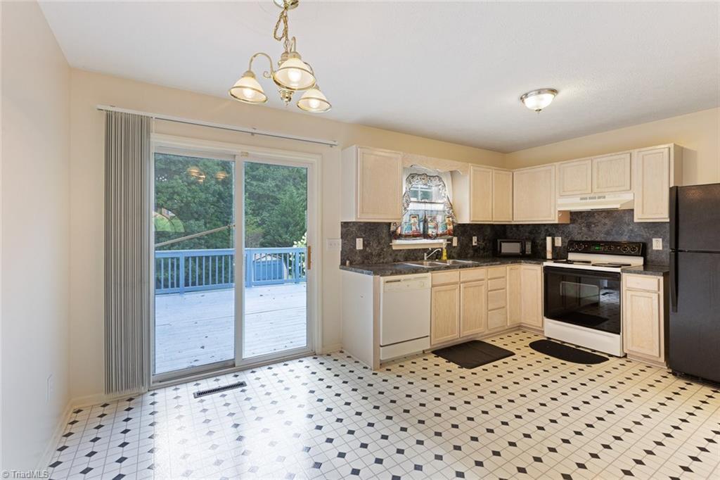 610 Stephany Circle Rural Hall, NC 27045 - Photo 7 of 30 Gallery Image 7