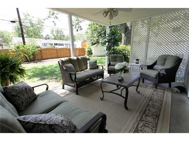 1441 Kirkley Road Columbus, OH 43221 - Photo 4 of 25