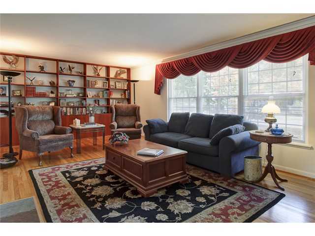 1441 Kirkley Road Columbus, OH 43221 - Photo 8 of 25