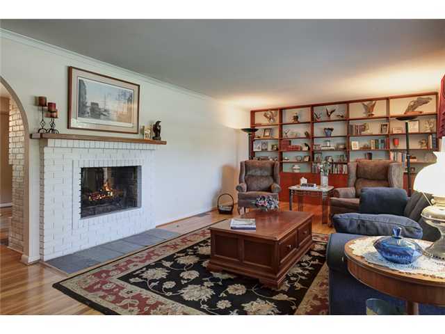 1441 Kirkley Road Columbus, OH 43221 - Photo 9 of 25