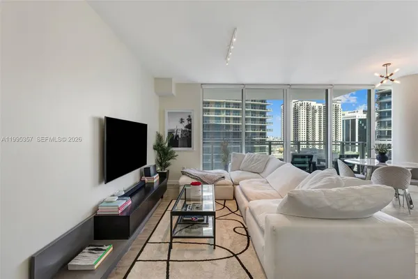 $5,400 | 1080 Brickell Avenue, Unit 1909, Miami, FL 33131