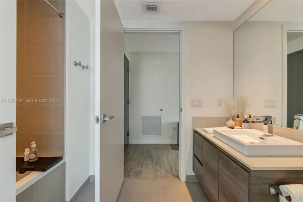 $5,400 | 1080 Brickell Avenue, Unit 1909, Miami, FL 33131