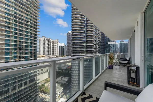 $5,400 | 1080 Brickell Avenue, Unit 1909, Miami, FL 33131