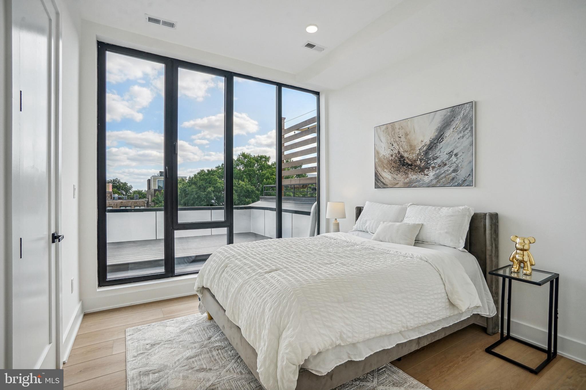 1440 Harvard Street Northwest, Unit 8 Washington, DC 20009 - Photo 15 of 28