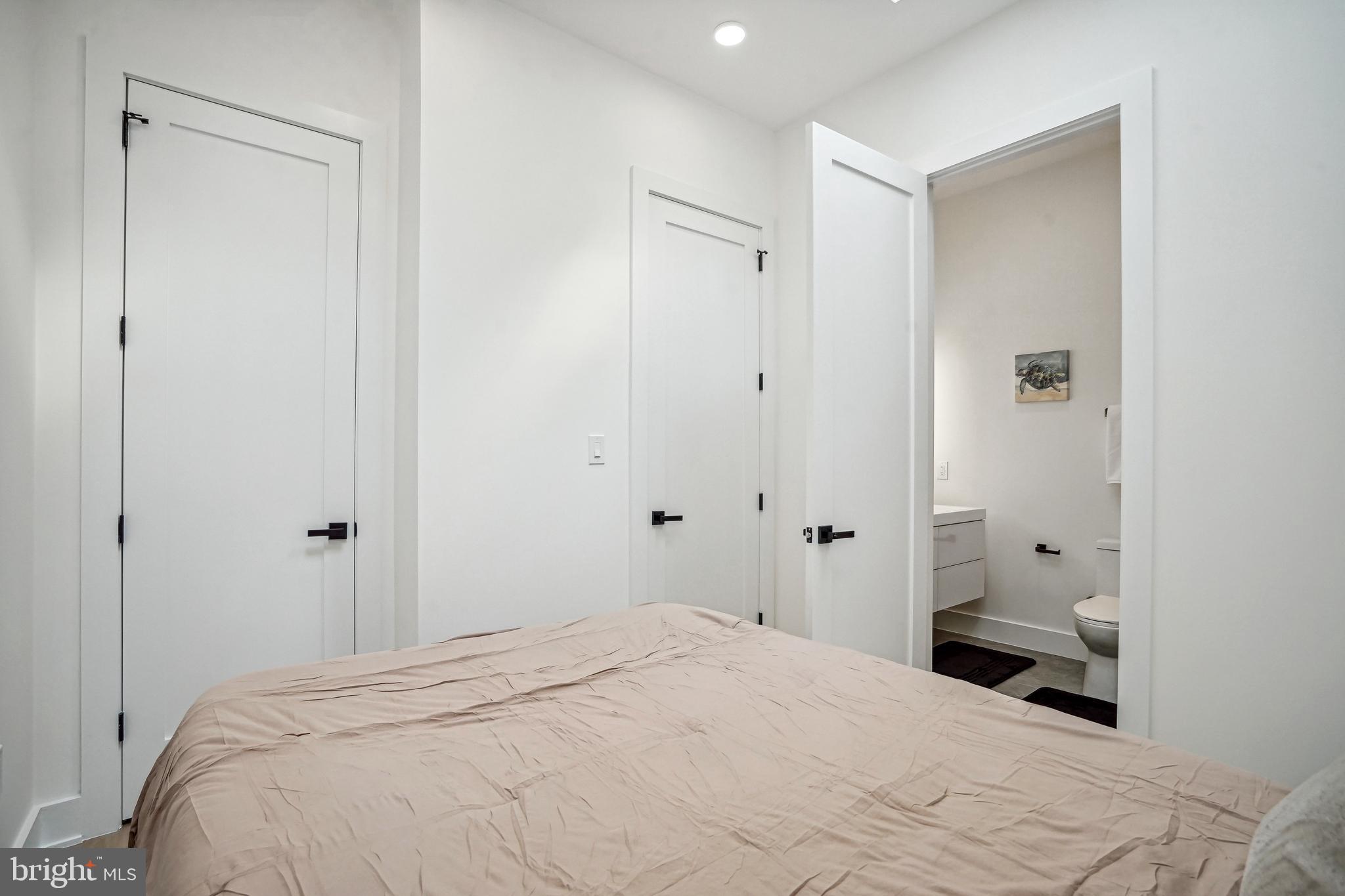 1440 Harvard Street Northwest, Unit 8 Washington, DC 20009 - Photo 23 of 28