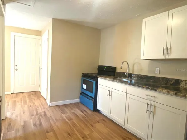 $995 | 2531 West Cherry Street, Unit D, Tampa, FL 33607