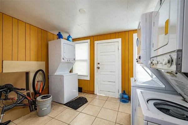 $995 | 2531 West Cherry Street, Unit D, Tampa, FL 33607