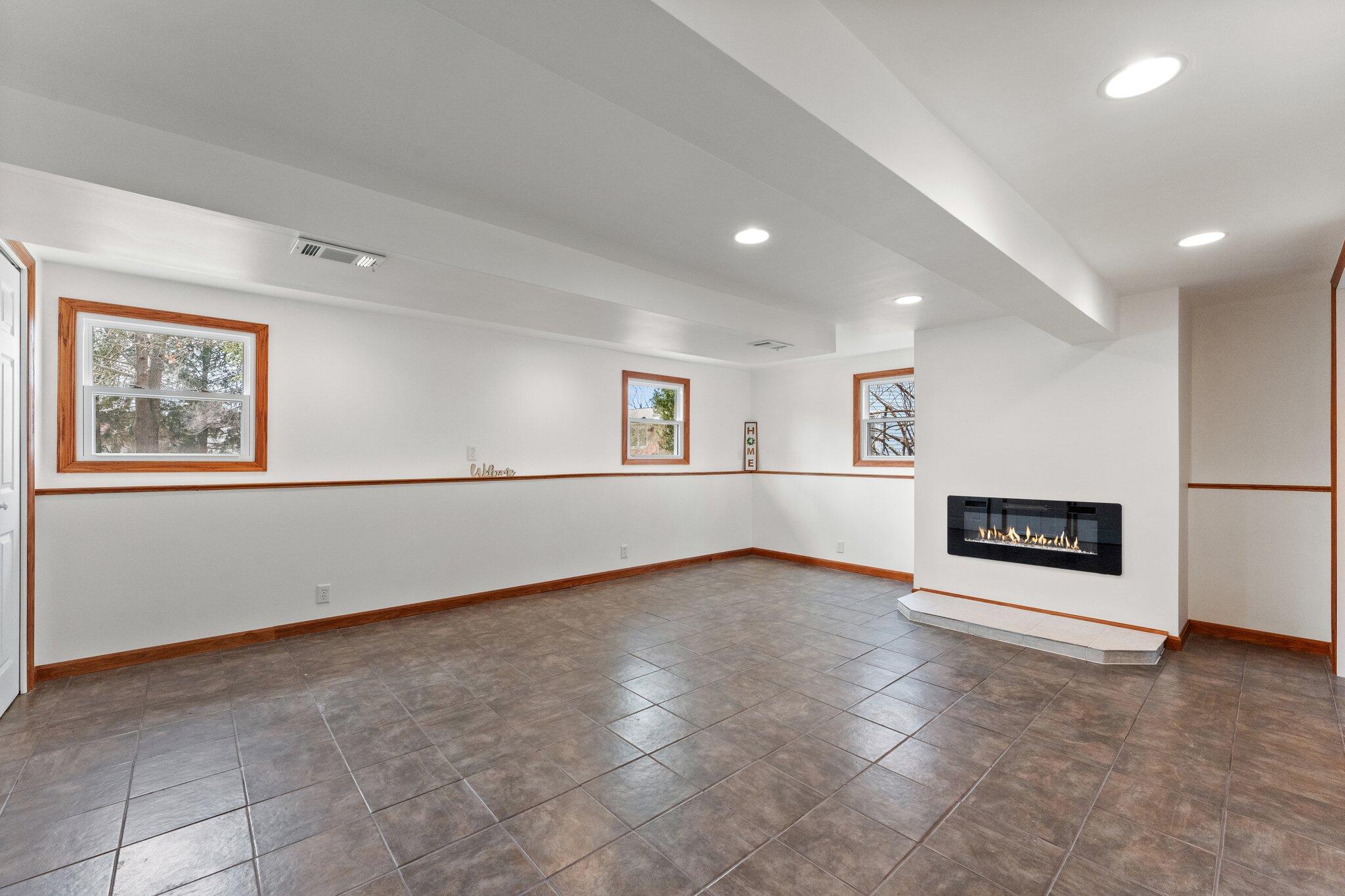 10473 North 493 East Demotte, IN 46310 - Photo 23 of 35 a view of a kitchen with an entryway