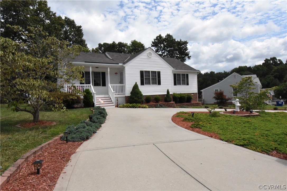 9631 Lockberry Ridge Loop North Chesterfield, VA 23237 - Photo 2 of 20 Gallery Image 2