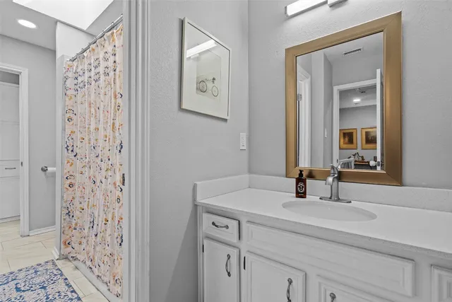 $750,000 | 3 Heritage Oaks Drive, Austin, TX 78737