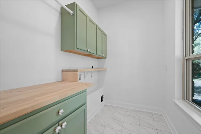 $750,000 | 3 Heritage Oaks Drive, Austin, TX 78737