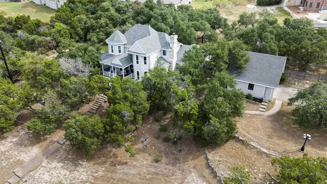 $750,000 | 3 Heritage Oaks Drive, Austin, TX 78737
