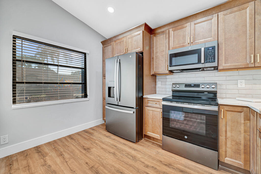 8121 Windgate Drive Boca Raton, FL 33496 - Photo 11 of 31 kitchen
