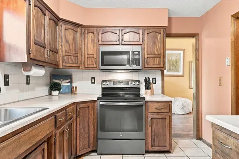 $399,950 | 8406 North Crawford Avenue, Kansas City, MO 64153