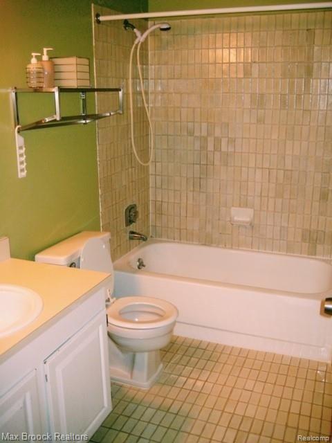 30475 West 14 Mile Road, Unit 76 Farmington Hills, MI 48334 - Photo 4 of 6