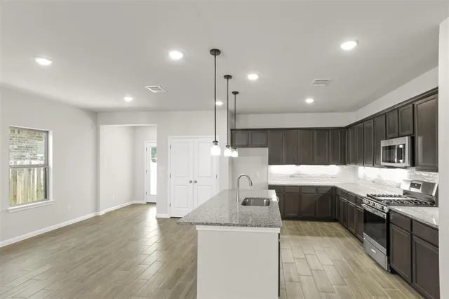 $421,900 | 18309 Emu Lane, Manor, TX 78653