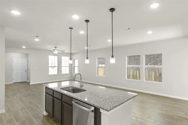 $421,900 | 18309 Emu Lane, Manor, TX 78653