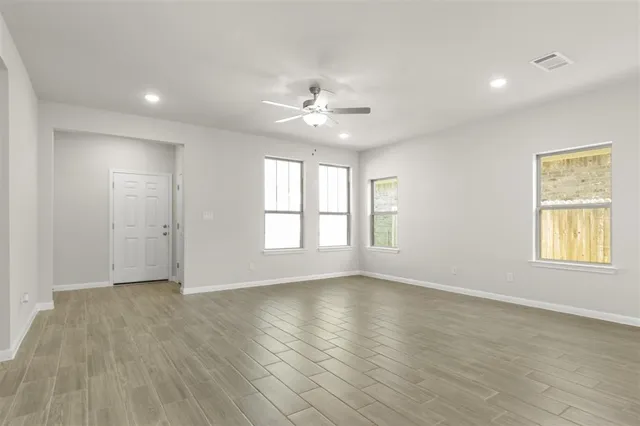 $421,900 | 18309 Emu Lane, Manor, TX 78653