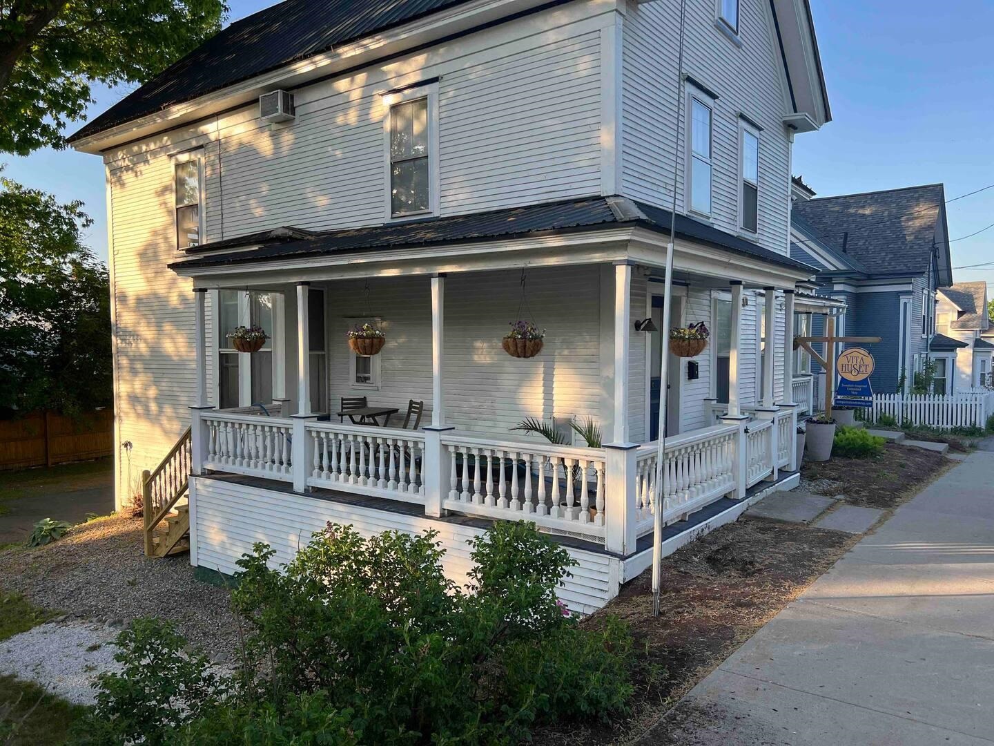 152 Prospect Street Newport, VT 05855 - Photo 2 of 24 Gallery Image 2
