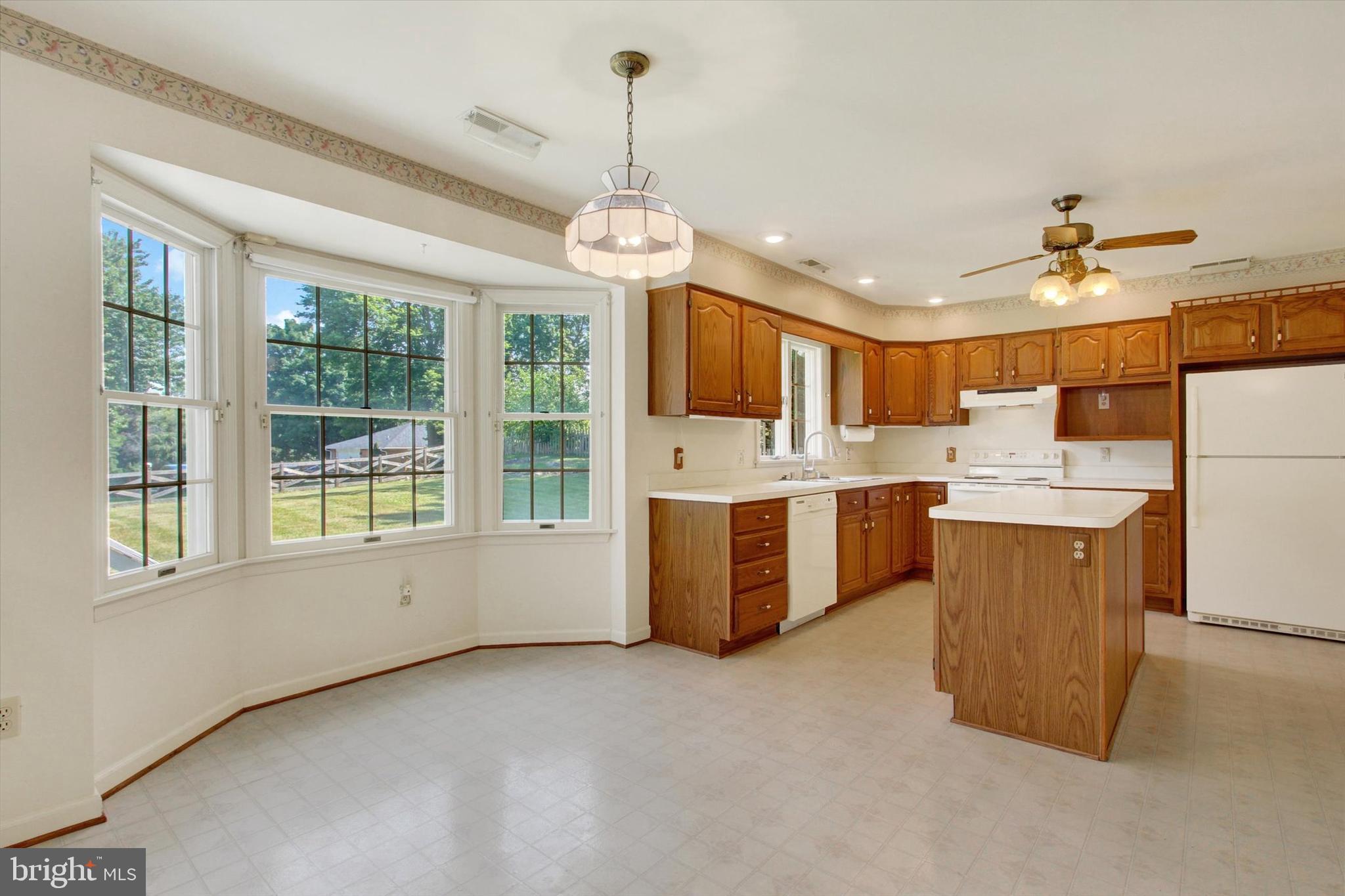 20020 Mt Aetna Road Hagerstown, MD 21742 - Photo 19 of 54 Spacious Eat-in kitchen.