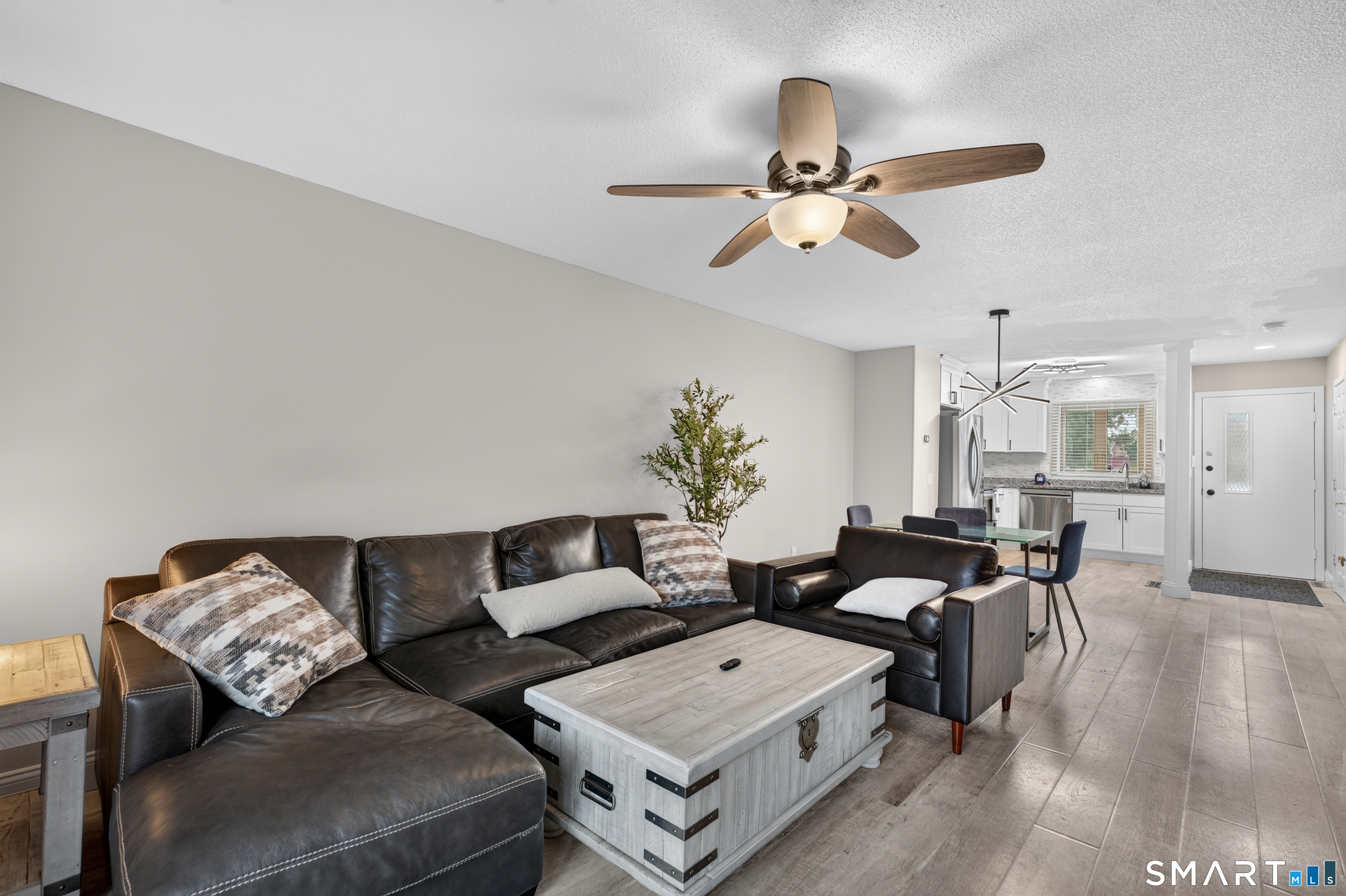 827 Oronoke Road, Unit 95 Waterbury, CT 06708 - Photo 3 of 15