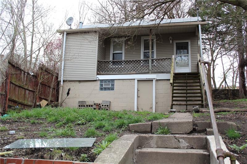 818 Boquet Street McKees Rocks, PA 15136 - Photo 2 of 13 Gallery Image 2