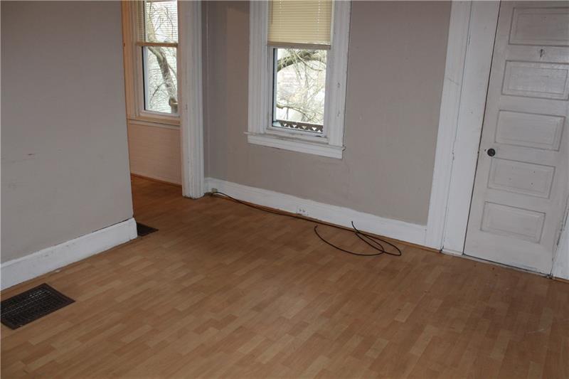818 Boquet Street McKees Rocks, PA 15136 - Photo 7 of 13 Gallery Image 7