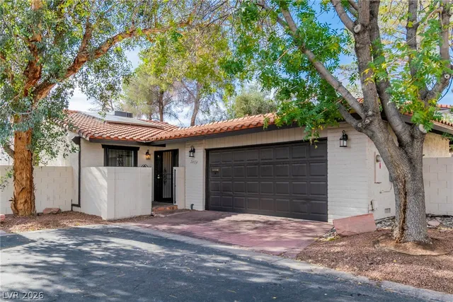 $2,900 | 2457 Swan Lane, Las Vegas, NV 89121