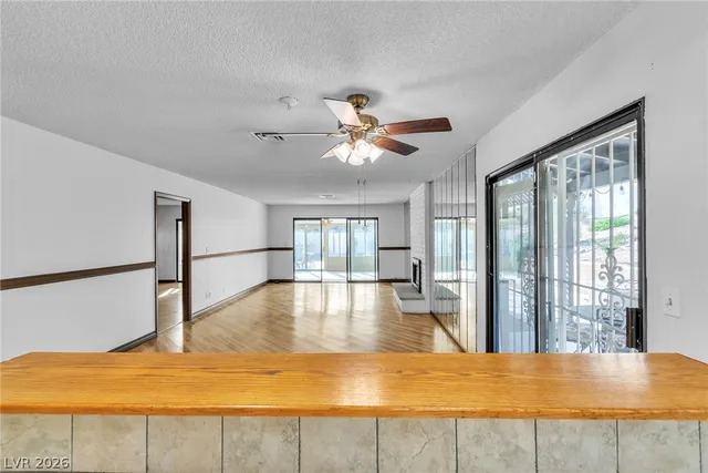 $2,900 | 2457 Swan Lane, Las Vegas, NV 89121