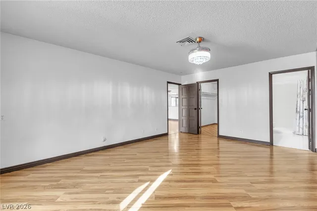 $2,900 | 2457 Swan Lane, Las Vegas, NV 89121